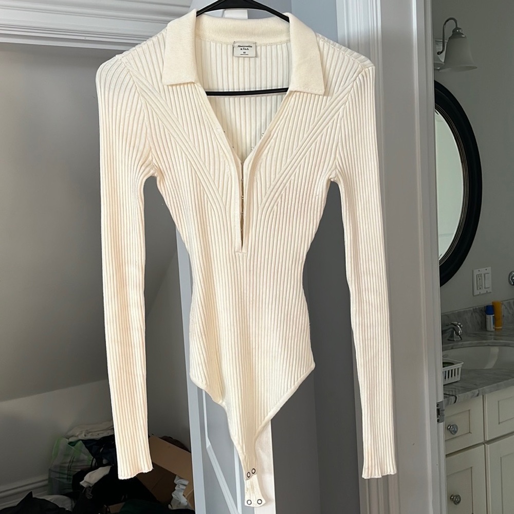 WHITE long sleeve knit bodysuit hook & eye Abercrombie